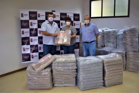 Prefeitura Municipal recebe doação de cobertores da ALIBEM