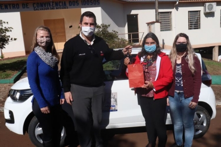 Prefeitura Municipal adquire novo veículo para a Secretaria Municipal de Assistência Social e do Idoso Prefeitura Municipal adquire novo veículo para a Secretaria Municipal de Assistência Social e do Idoso