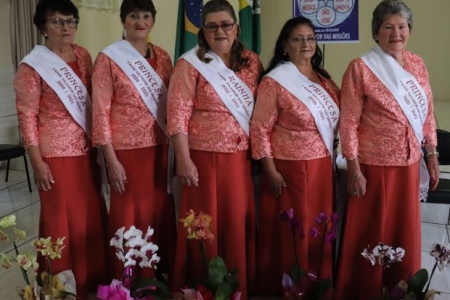 COROADAS RAINHA E PRINCESAS AS SOBERANAS DA TERCEIRA IDADE PARA O EXERCÍCIO DE 2020/2023 COROADAS RAINHA E PRINCESAS AS SOBERANAS DA TERCEIRA IDADE PARA O EXERCÍCIO DE 2020/2023