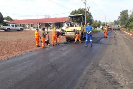 Hoje à tarde estará iniciando a obra de asfalto na vila caraguatá